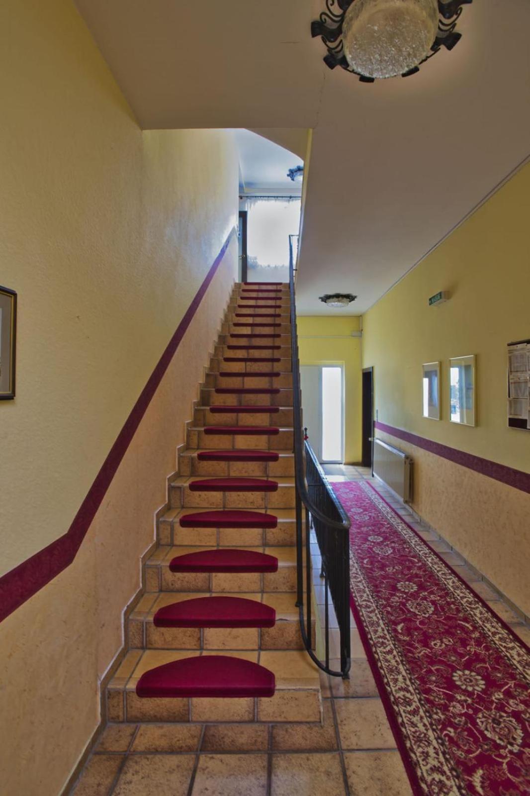 Hotel Krone Riesling Trittenheim Eksteriør bilde